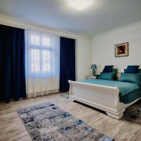Galiceanu Apart Deluxe Bistriţa Екстериор снимка